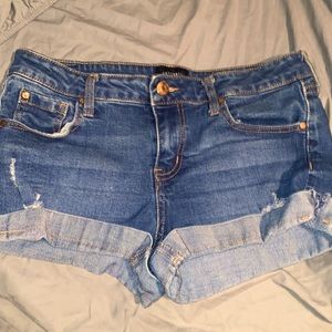 Celebrity Pink , size 7, shorts . Like new , perfect condition .